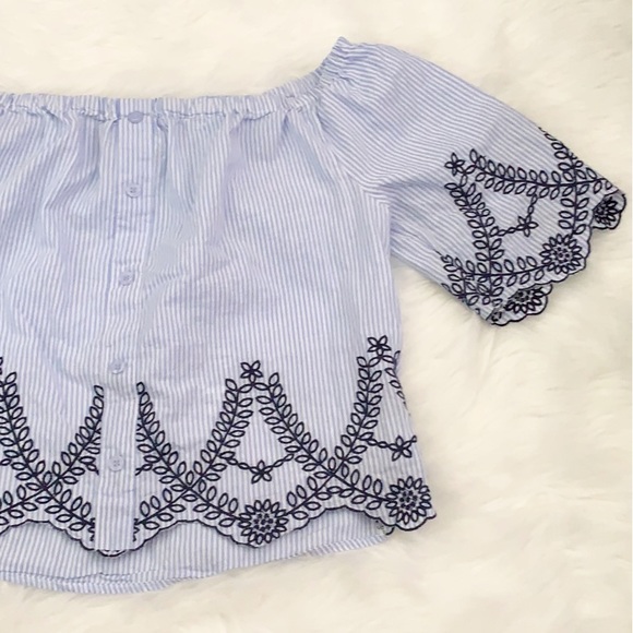 AVAILABLE by ANGELA FASHION OFFSHOULDER TOP MEDIUM - Picture 2 of 7